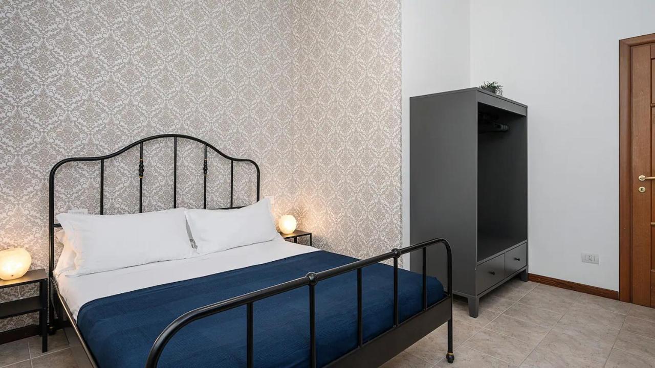 Appartamento Blue City Paradise - Renovated Apt In Center Milano Esterno foto