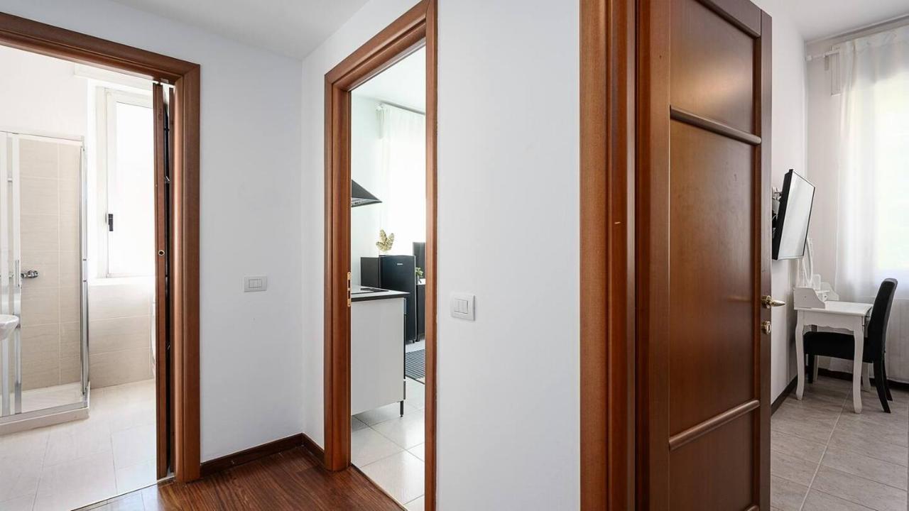 Appartamento Blue City Paradise - Renovated Apt In Center Milano Esterno foto